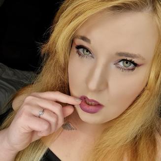 CashladyJacky aus 23***