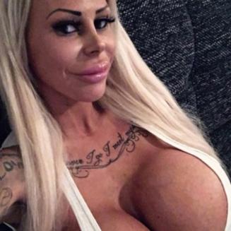 KissieLove aus 22***