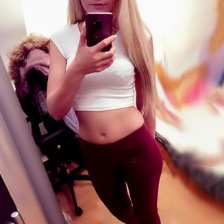 Lena Young aus 42***